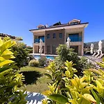 Βίλα Sahra Exclusive Dalyan - Family-friendly Luxury In Dalyan Centre With Large Private Pool & Garden *