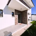 Sahra Exclusive Dalyan - Family-friendly Luxury In Dalyan Centre With Large Private Pool & Garden Βίλα